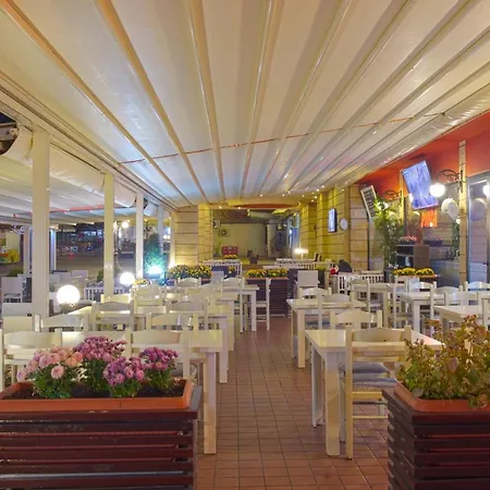 Spartak 酒店 桑丹斯基